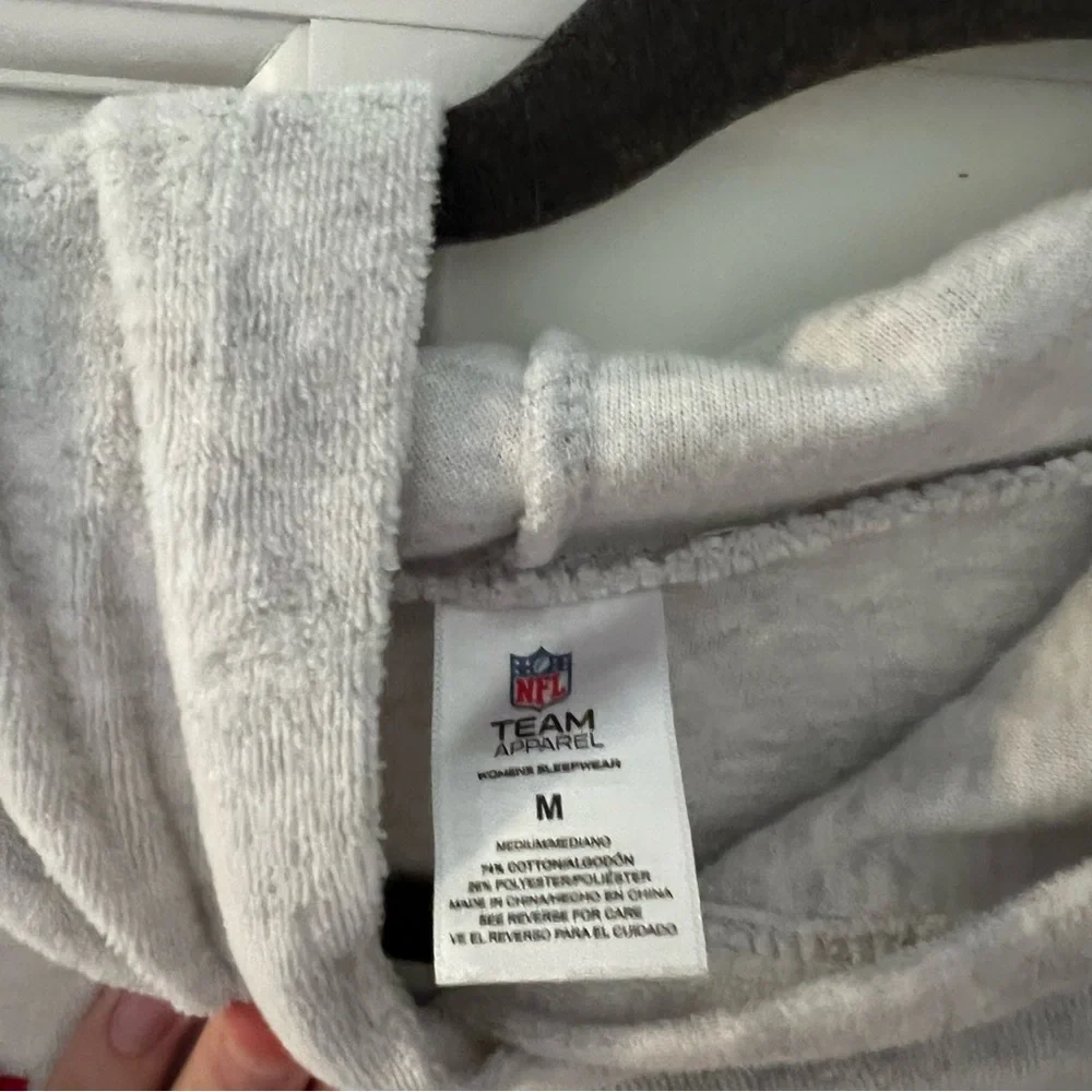 Kansas City Chiefs Women’s Gray Hoodie - Picture 3 of 3
